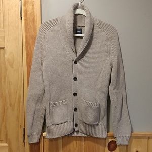 Gap sweater